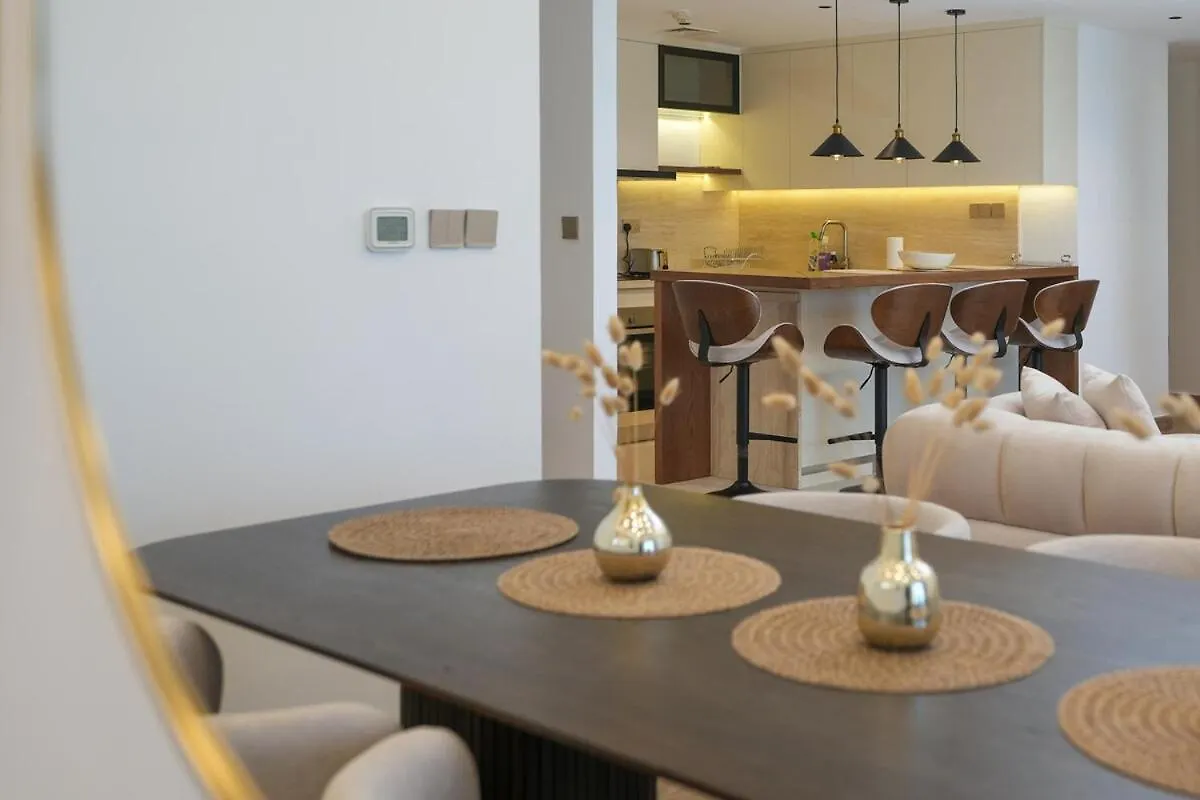 King 2 Bedroom Jumeirah Beach & Dubai Eye Views Apartment
